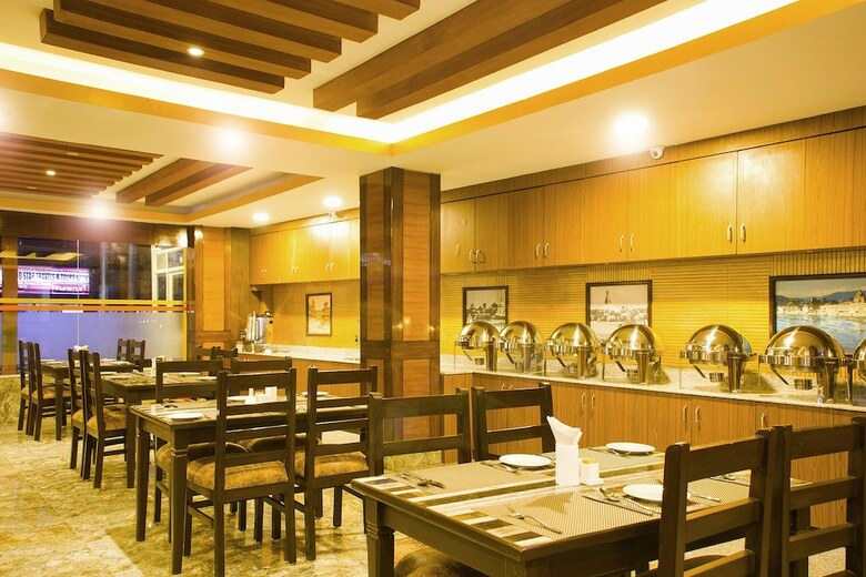 Hotel Yellow Pagoda