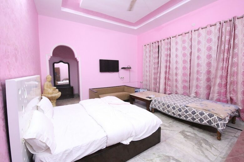 Hotel The Karnal Resort