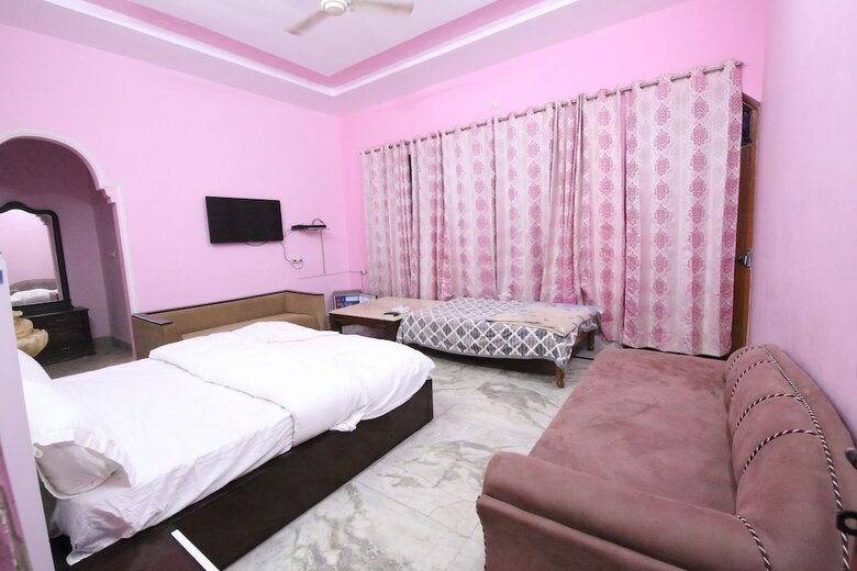 Hotel The Karnal Resort