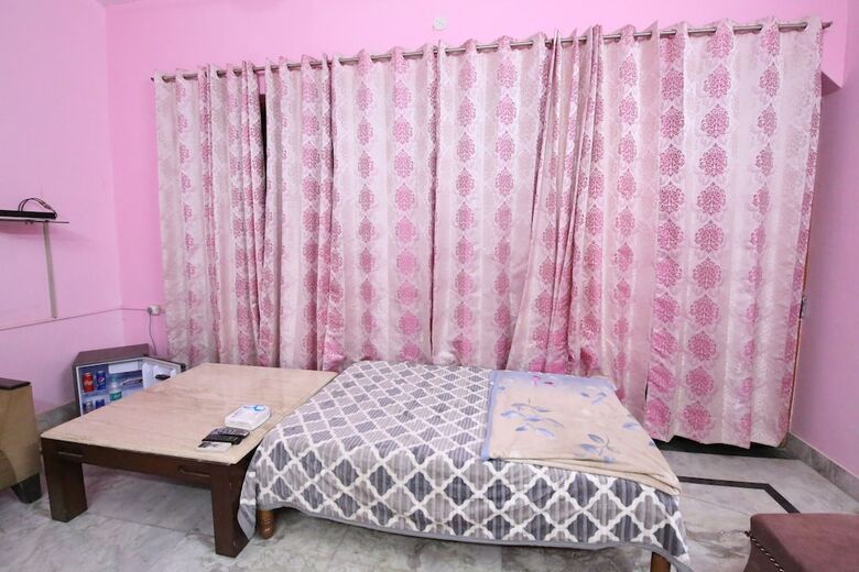 Hotel The Karnal Resort