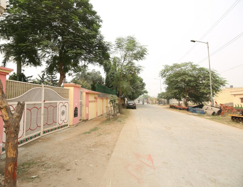Hotel The Karnal Resort