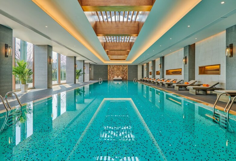 Hotel Lushan West Sea Resort, Curio Collection By Hilton