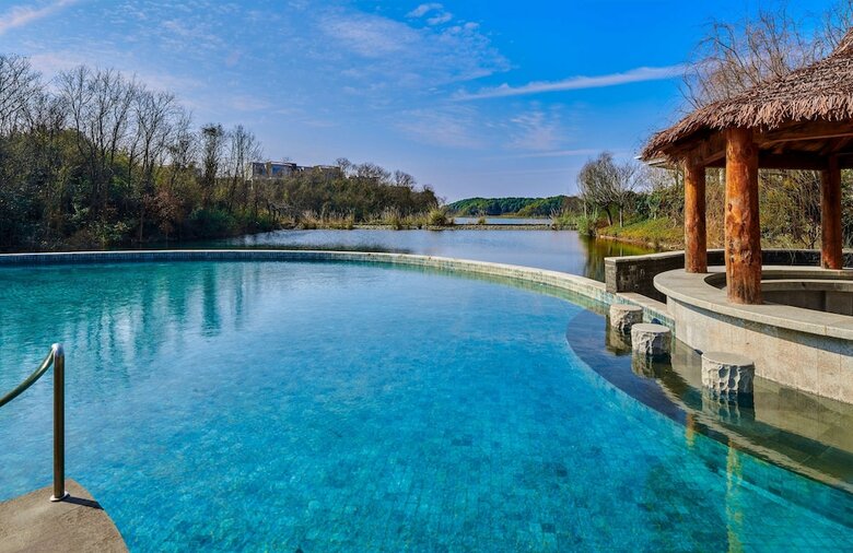 Hotel Lushan West Sea Resort, Curio Collection By Hilton