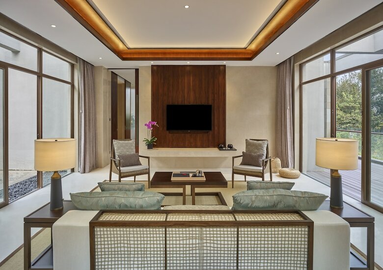 Hotel Lushan West Sea Resort, Curio Collection By Hilton
