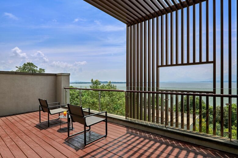Hotel Lushan West Sea Resort, Curio Collection By Hilton