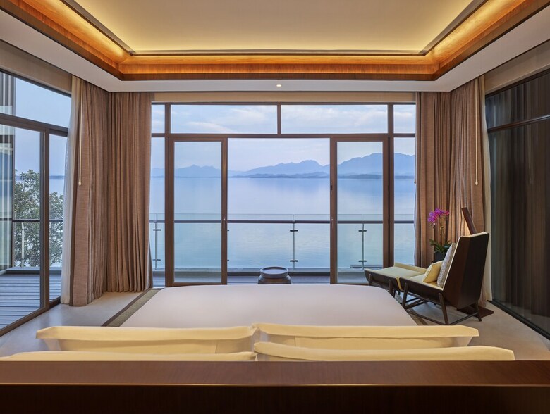 Hotel Lushan West Sea Resort, Curio Collection By Hilton