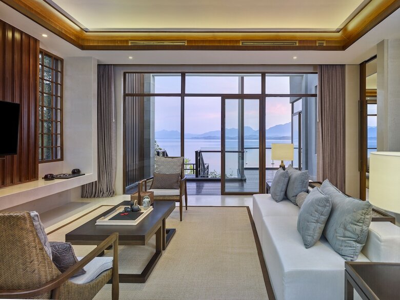 Hotel Lushan West Sea Resort, Curio Collection By Hilton