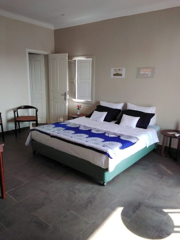 Temples Garden Hotel And Restaurant