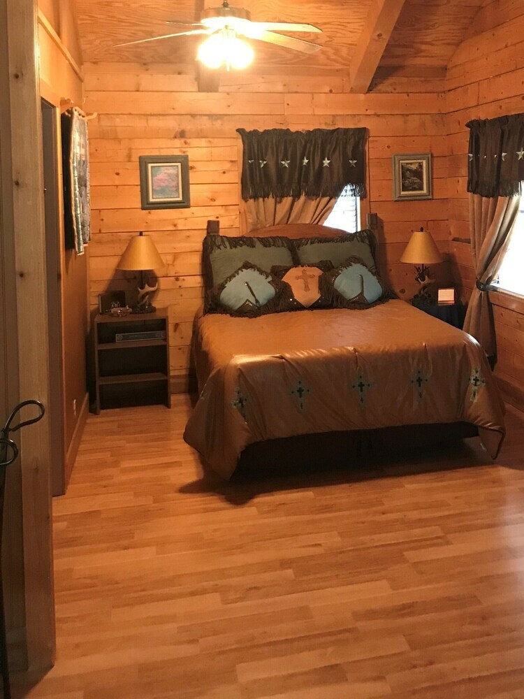 A Peace Of Heaven Cabins Llc