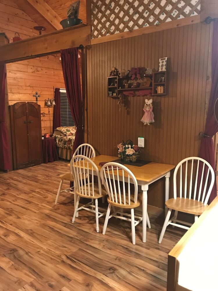 A Peace Of Heaven Cabins Llc
