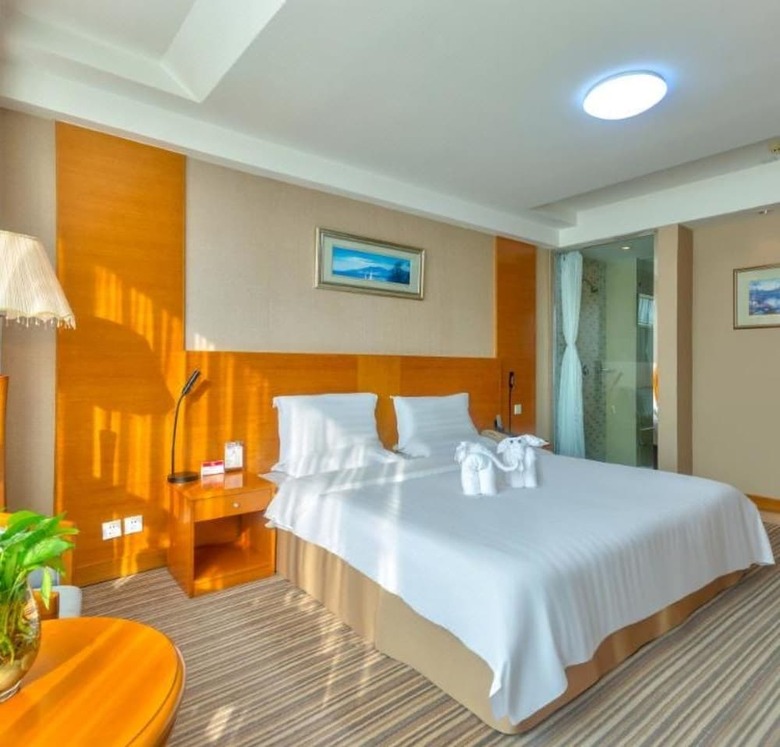 Bolt Hotel Dalian