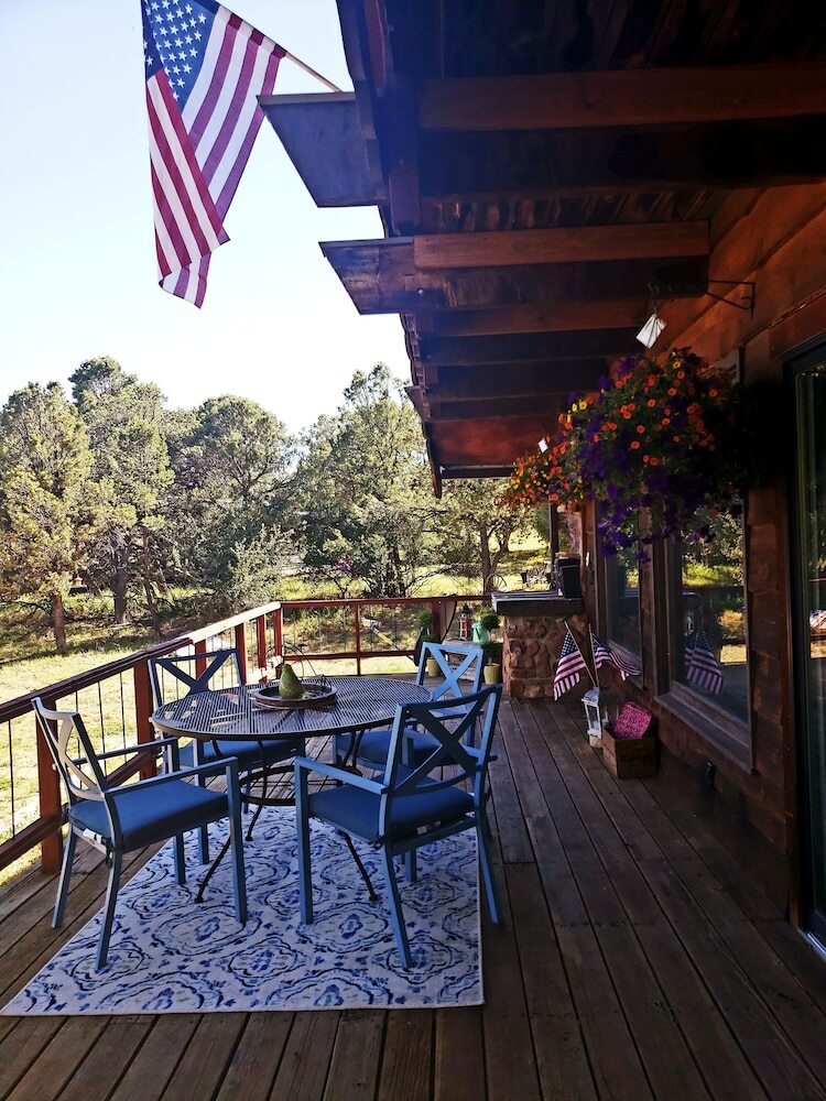 Bed & Breakfast Chimney Top Acres