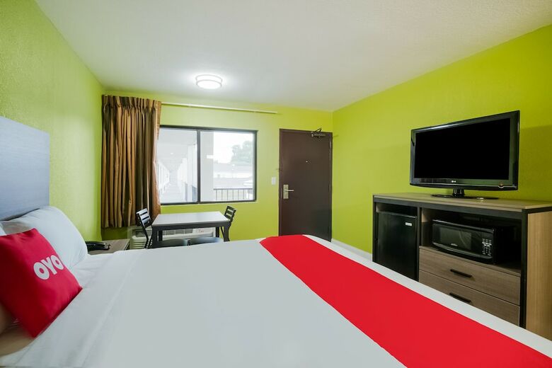 Oyo Hotel Houston N Fm-1960 Champions Tx