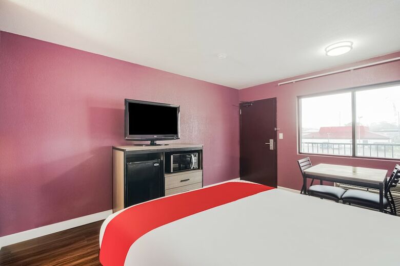 Oyo Hotel Houston N Fm-1960 Champions Tx
