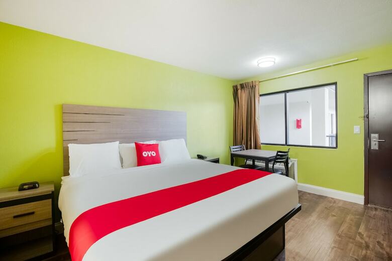 Oyo Hotel Houston N Fm-1960 Champions Tx