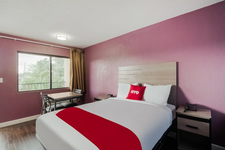 Oyo Hotel Houston N Fm-1960 Champions Tx