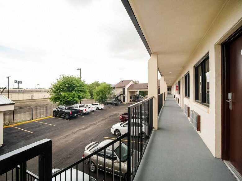 Oyo Hotel Houston N Fm-1960 Champions Tx