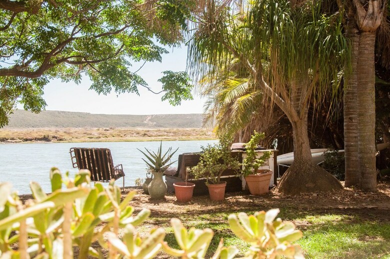 Hostal Riverfront Backpackers