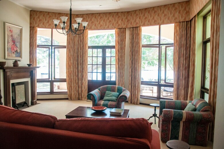 Hostal Riverfront Backpackers