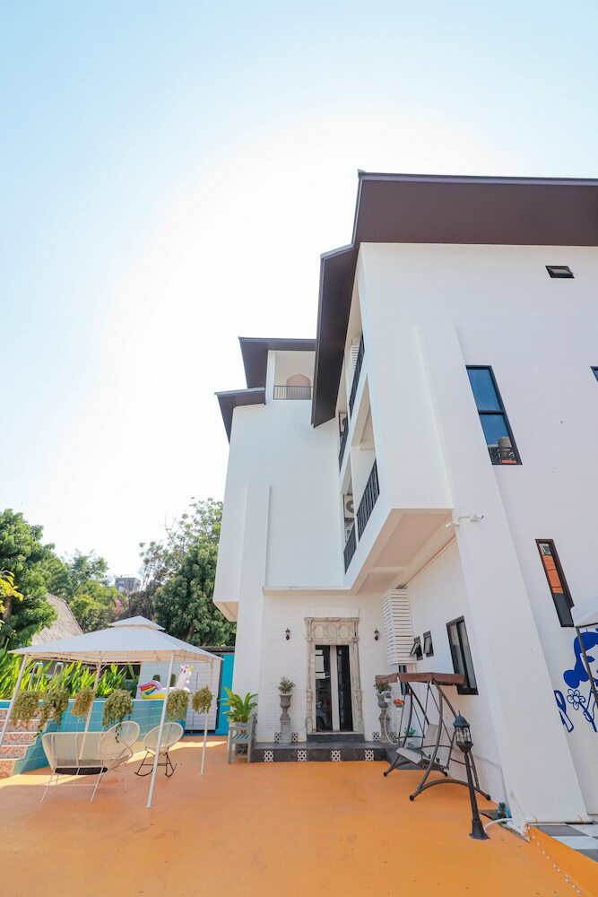Hotel Oyo 611 Stay Young Villa