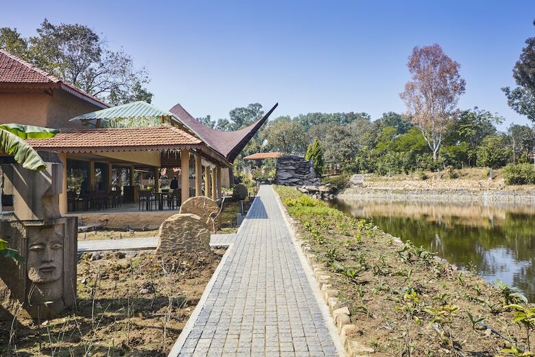 Hotel Serendipity Lakes And Resorts