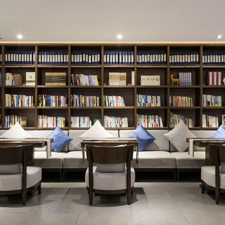 Huali Hotel