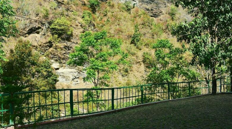Hotel Hanumanti River View Resort