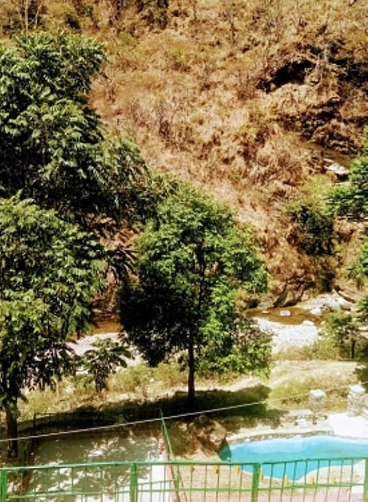 Hotel Hanumanti River View Resort