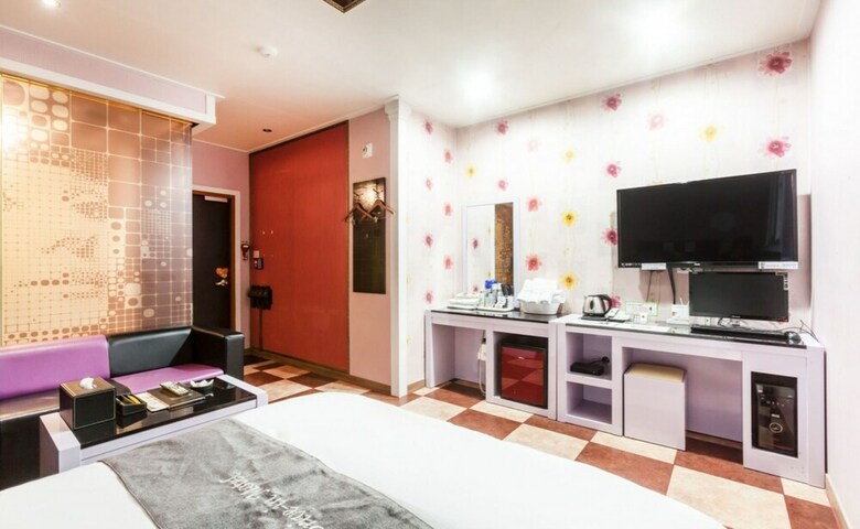Hotel Sky Opening Motel