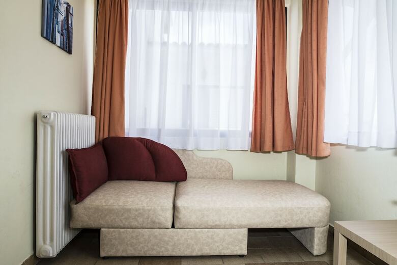 Dionisos Palms Apartments