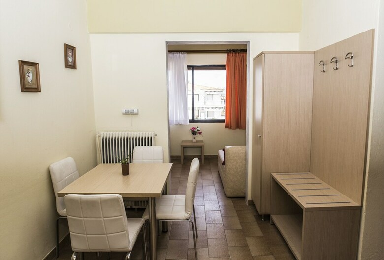 Dionisos Palms Apartments