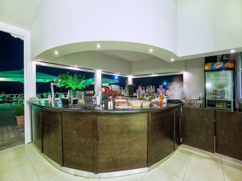 Xenios Dolphin Beach Hotel