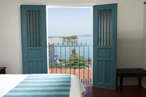 Hotel Isla De Flores
