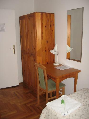Hostal Mater Salvatoris House
