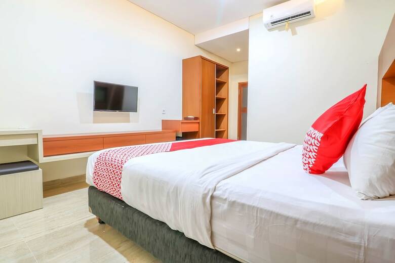 Hostal Oyo 2234 Dewi Uma House