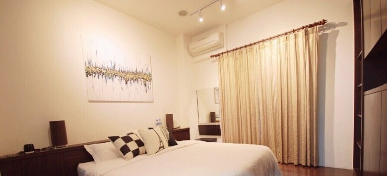 Leisure Pavilion House B&B
