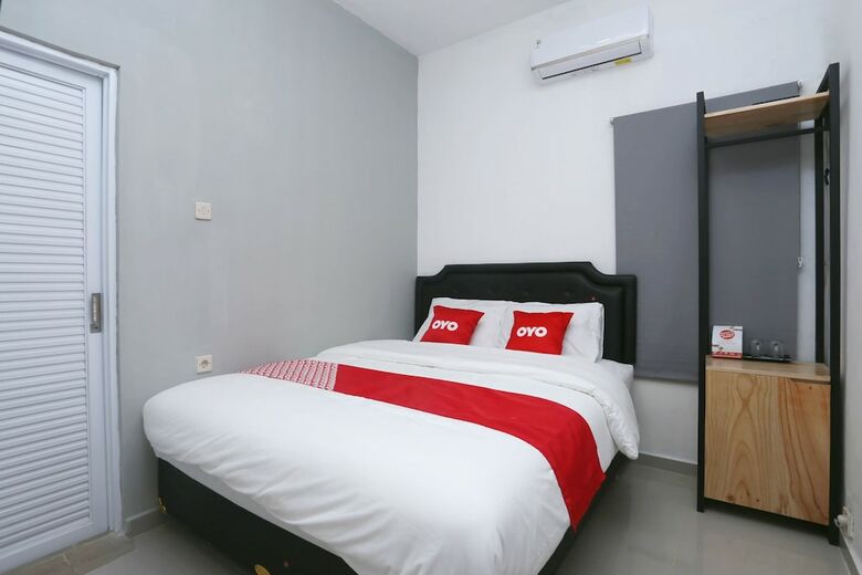 Hostal Oyo 2409 Safara Guesthouse Syariah