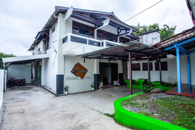 Hostal Oyo 2409 Safara Guesthouse Syariah