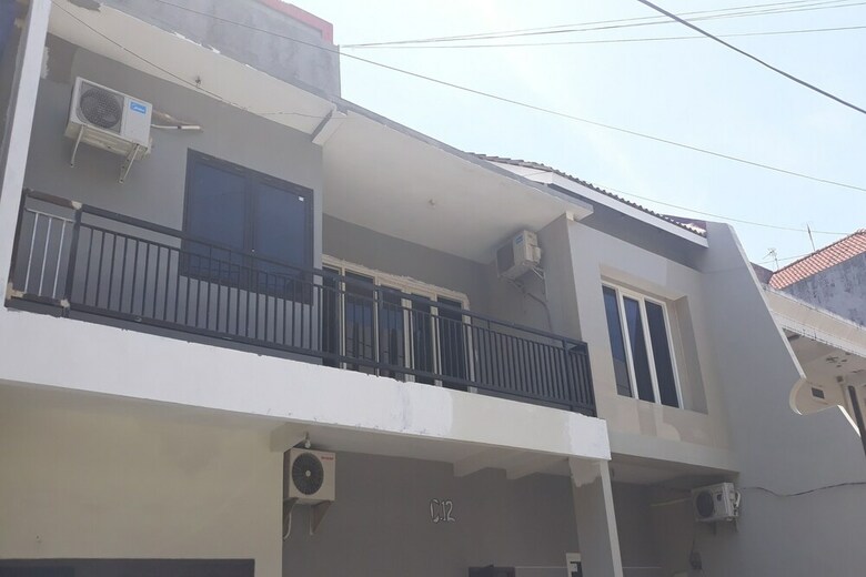 Hostal Oyo 2342 Asti Residence 1