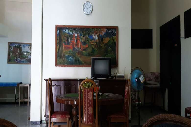 Hostal Oyo 2342 Asti Residence 1
