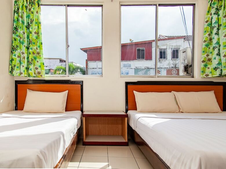 Spot On 89818 Ban Hin Hotel