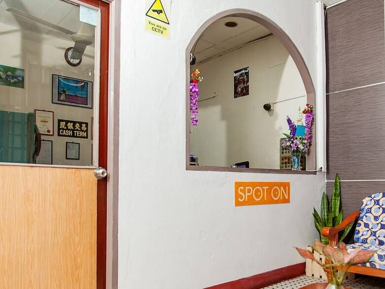 Spot On 89818 Ban Hin Hotel