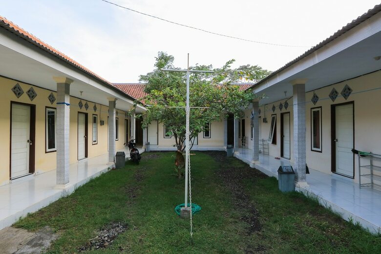Hostal Spot On 2371 Islami Family Residence