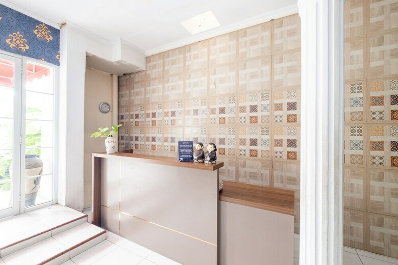 Hostal Spot On 2419 Rumah Nugraha Hotel Syariah