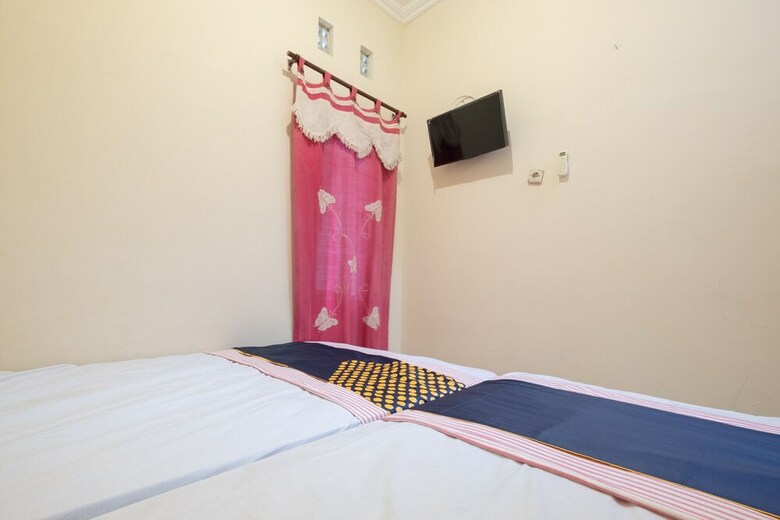 Hostal Spot On 2419 Rumah Nugraha Hotel Syariah