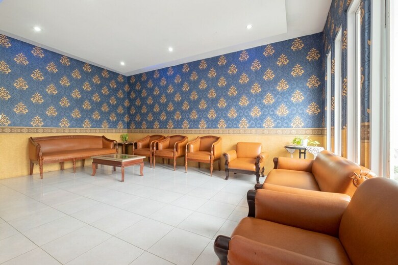 Hostal Spot On 2419 Rumah Nugraha Hotel Syariah