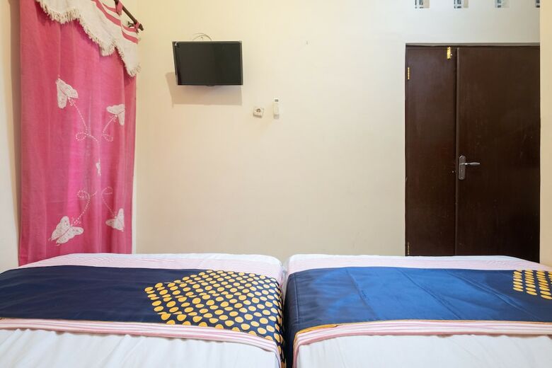 Hostal Spot On 2419 Rumah Nugraha Hotel Syariah