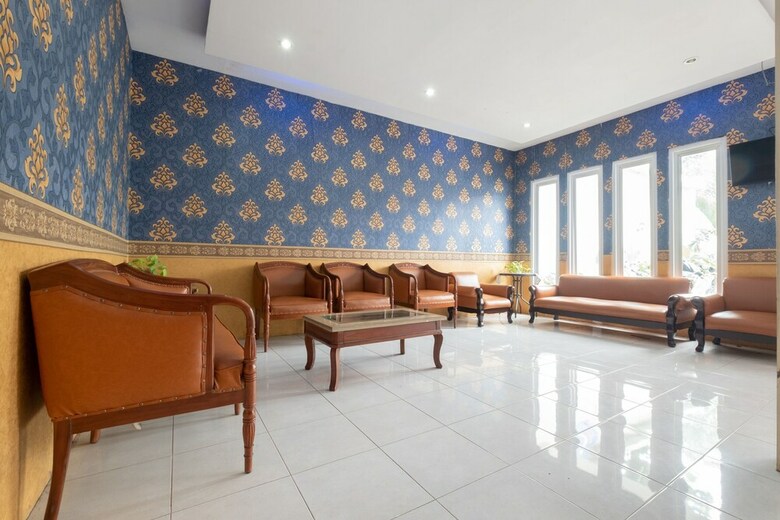 Hostal Spot On 2419 Rumah Nugraha Hotel Syariah
