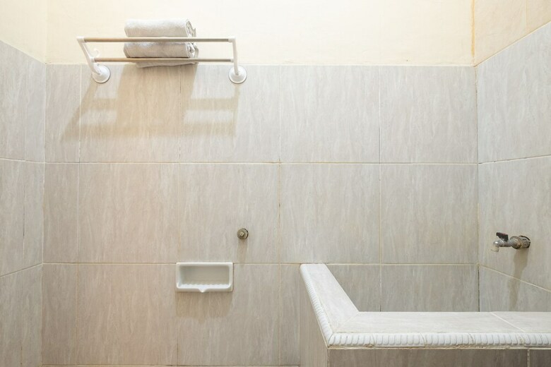 Hostal Spot On 2419 Rumah Nugraha Hotel Syariah