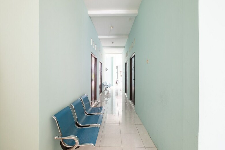 Hostal Spot On 2419 Rumah Nugraha Hotel Syariah